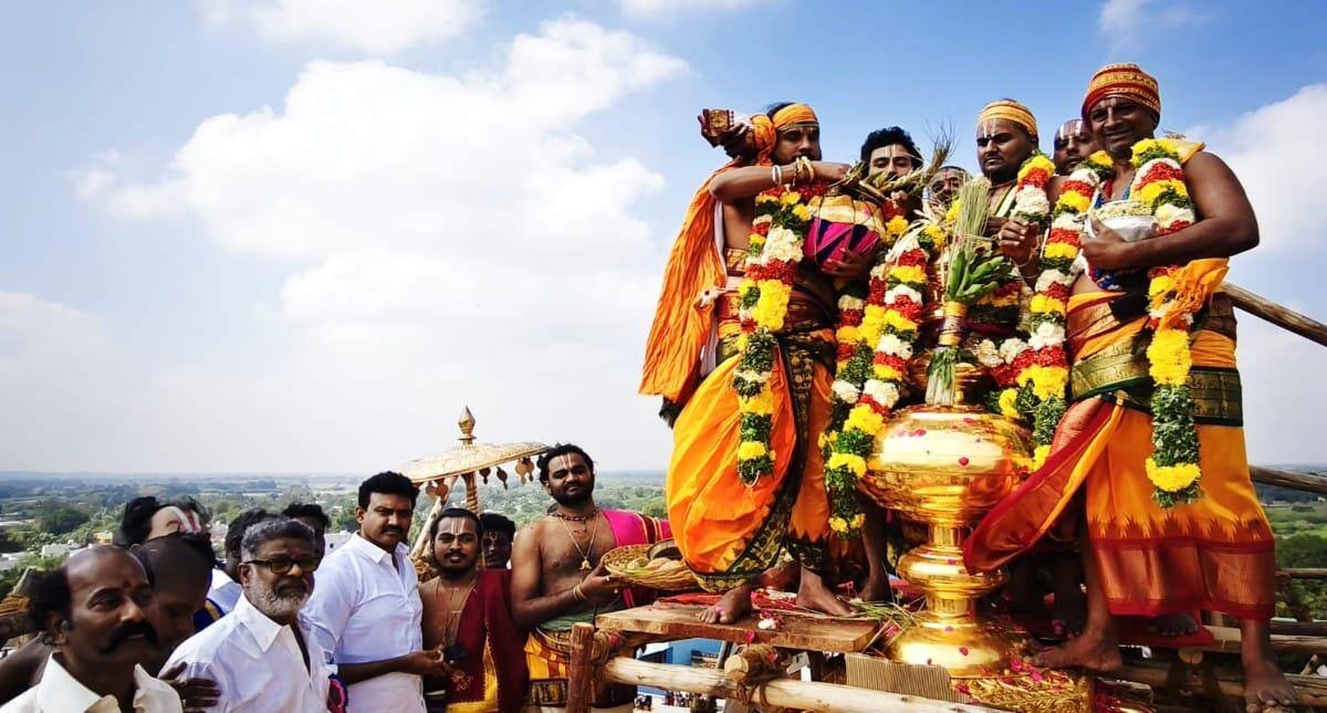 திருக்கோஷ்டியூர் செளமிய நாராயண பெருமாள் கோயில் தங்க விமான கும்பாபிஷேகம்.. பக்தர்களின் பரவசம்!