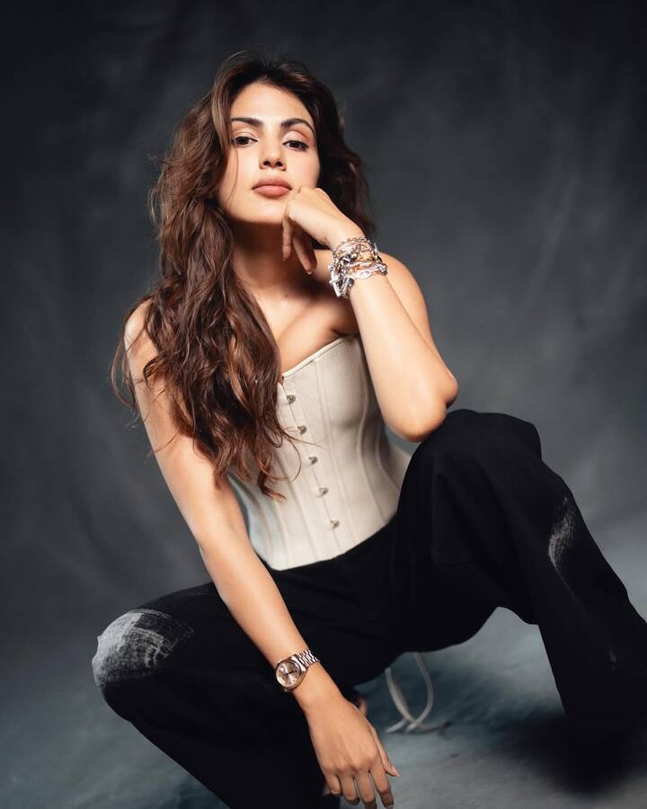 2012 में उन्होंने तेलुगु फिल्म में अभिनय किया।