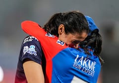 RCB vs DC, WPL Final: EE SALA CUP NAMDU...आरसीबीने दुसऱ्यांदा पटकावलं WPL चं जेतेपद; स्मृती मानधनाचं जोरदार सेलिब्रेशन, PHOTO