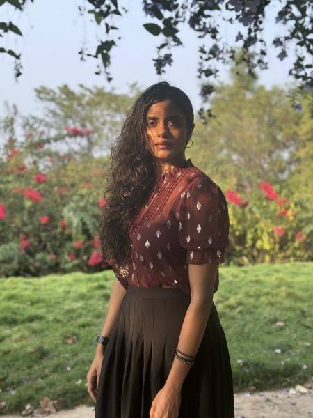 'अस्सी' या चित्रपटात तापसी एका वकिलाची भूमिका साकारत आहे. तर, बलात्कार पीडितेची भूमिका प्रसिद्ध मल्याळम अभिनेत्री कनी कुश्रुति साकारत आहे.