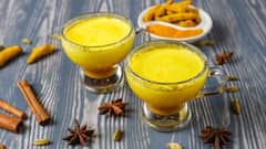 Turmeric Milk: આ 4 લોકોએ હળદરવાળું દૂધ ન પીવું જોઈએ