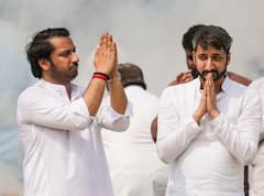 Sharad Pawar and Parth Pawar: पोरं घडवायला वस्ताद पुन्हा मैदानात! शरद पवारांचा नातवांसोबतचा फोटो व्हायरल, रोहित पवार- पार्थ पवारांसोबत काय चर्चा केली?