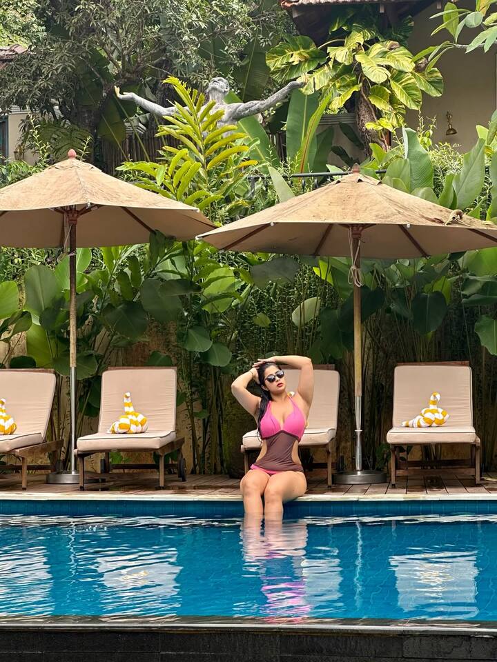 निकिता शर्मा ने इंस्टाग्राम पर कुछ तस्वीरें शेयर की हैं, जो तेजी से वायरल हो रही हैं।