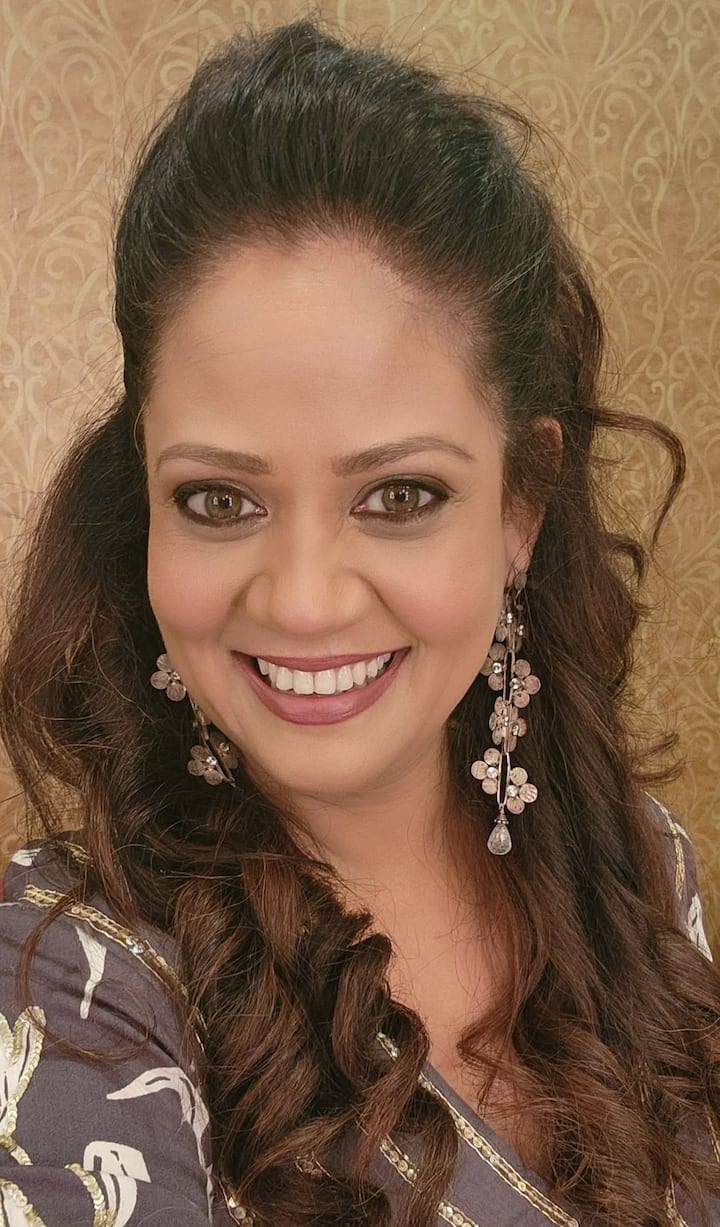 नंबर 9 पर मल्लिका प्रसाद हैं जो फिल्म ‘मर्दानी 3’ का हिस्सा हैं. फिल्म को लेकर जो एक्साइटमेंट है उसका असर उनकी पॉपुलैरिटी पर भी साफ दिख रहा है और इसी वजह से वो इस लिस्ट में जगह बना पाई हैं.