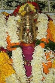 यात्रेत धार्मिक महत्त्वासोबतच सांस्कृतिक सोहळा देखील रंगतो. आंगणे ग्रामस्थ एक नाटक करतात त्याला मांडावरचं नाटक म्हणतात. मिरजेहून गोंधळी येतात ते देवीसमोर गोंधळ मांडतात तसेच दशावतारही असतो.