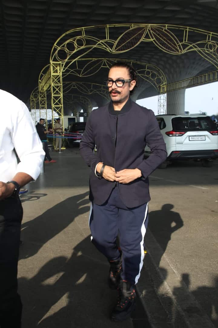 हाल ही में वो एयरपोर्ट पर स्पॉट किए गए और इस बार उनका लुक देखकर फैंस बस तारीफों के पुल बांधने लगे.