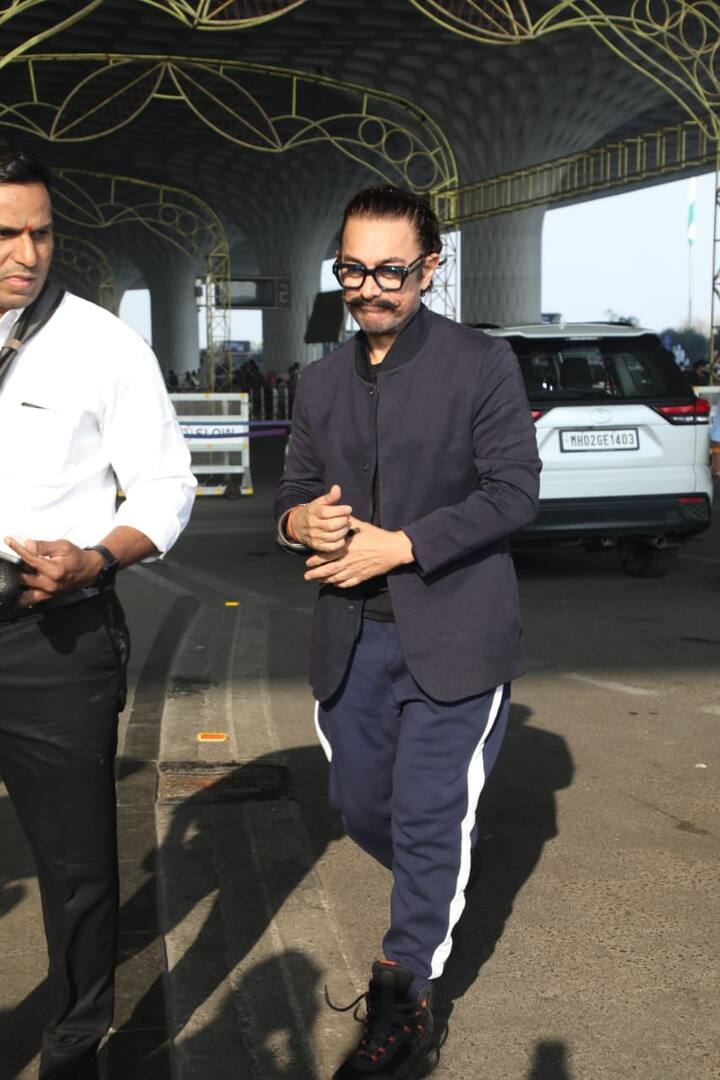 आमिर ने ब्लैक टीशर्ट के साथ ग्रे कोट और मैचिंग ट्रैक पैंट पहना था. उनके इस कूल और कैज़ुअल लुक ने एयरपोर्ट की रफ्तार को भी रोक सा दिया था.