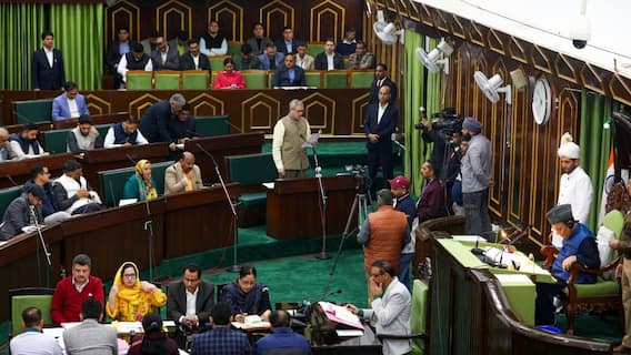 बेरोजगारी के बीच भर्ती फीस पर बढ़ा बोझ, JKPSC-JKSSB ने युवाओं से वसूले 49 करोड़ बेरोजगारी के बीच भर्ती फीस पर बढ़ा बोझ, JKPSC-JKSSB ने युवाओं से वसूले 49 करोड़