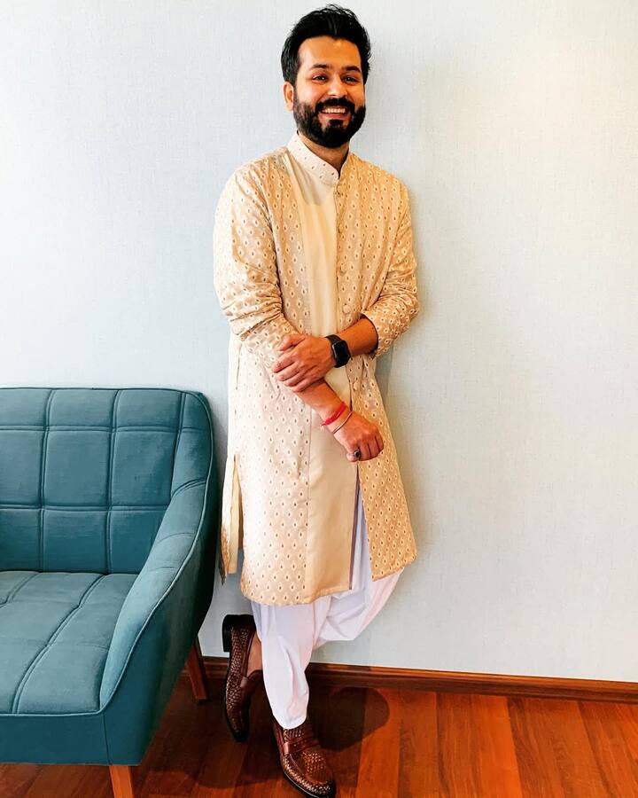 नंबर 6 पर हैं आदित्य धर. आदित्य धर इस बार ‘धुरंधर’ की वजह से चर्चा में हैं. फिल्म से जुड़ा हर अपडेट उन्हें इस पॉपुलैरिटी लिस्ट में आगे बनाए हुए है.