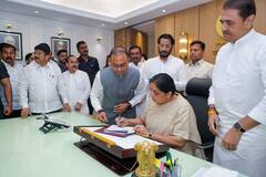 माझी माय...बाबांच्या खुर्चीवर आई बसताच पार्थ पवारांनी हुंदका आवरला, पण शेवटी अश्रुंचा बांध फुटला, काळीज चिरणारं चित्र!