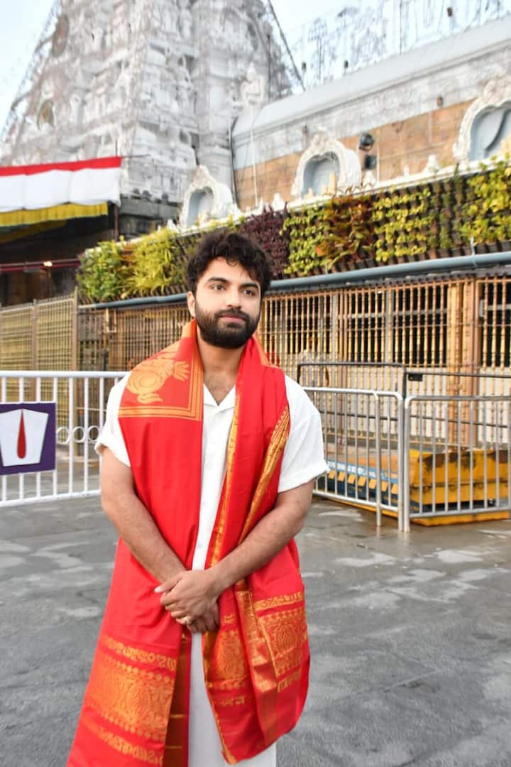 విశ్వక్ సేన్ కథానాయకుడిగా సితార నాగవంశీ, సాయి సౌజన్య నిర్మించిన సినిమా 'ఫంకీ'. కేవీ అనుదీప్ దర్శకత్వం వహించిన చిత్రమిది. ఫిబ్రవరి 13న విడుదల అవుతోంది. ఈ సందర్భంగా స్వామివారి ఆశీస్సులు తీసుకున్నారు విశ్వక్.