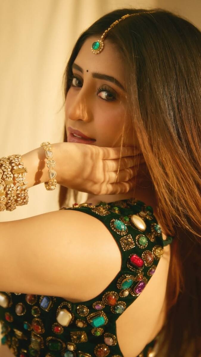 शिवांगी जोशी ने एक इंटरव्यू में कहा था कि जब वो मुंबई पहुंची थीं तो नई थीं. लेकिन उन्हें ज्यादा चीजों के बारे में पता नहीं था.