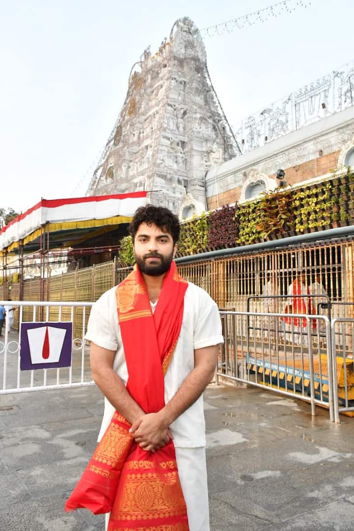 Vishwak Sen Visits Tirumala Tirupati Devasthanam: తిరుమల తిరుపతి శ్రీ వెంకటేశ్వర స్వామివారిని మంగళవారం ఉదయం యువ కథానాయకుడు విశ్వక్ సేన్ దర్శించుకున్నారు.