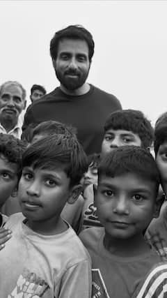 तिहाड़ जेल में बंद राजपाल यादव की मदद करने वाले सोनू सूद हैं कितने पढ़े -लिखे, जानें नेटवर्थ भी