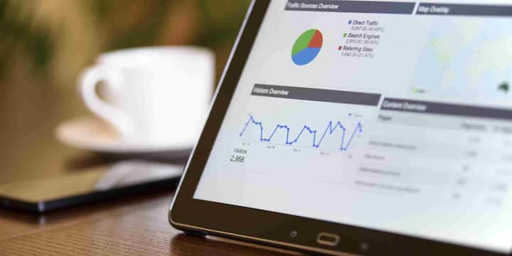 बच्चों का दिमाग अभी विकास की प्रक्रिया में होता है इसलिए कुछ डॉक्टर अतिरिक्त सावधानी बरतने की सलाह देते हैं. इसी तरह गर्भवती महिलाओं को भी अनावश्यक एक्सपोजर से बचने की बात कही जाती है. हालांकि अब तक किसी भी स्टडी में यह साबित नहीं हुआ है कि रात में Wi-Fi चालू रहने से बच्चों या गर्भ में पल रहे बच्चे को सीधा नुकसान होता है.