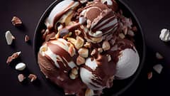 Health Tips: બદલાતા હવામાનમાં આ 5 વસ્તુઓ ખાવાથી પડી શકો છો બીમાર