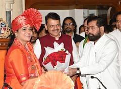 Mumbai Mayor : मुंबईत पहिल्यांदाच भाजपचा महापौर, रितू तावडेंनी स्वीकारला पदभार, शिवसेनेचे संजय घाडी उपमहापौर