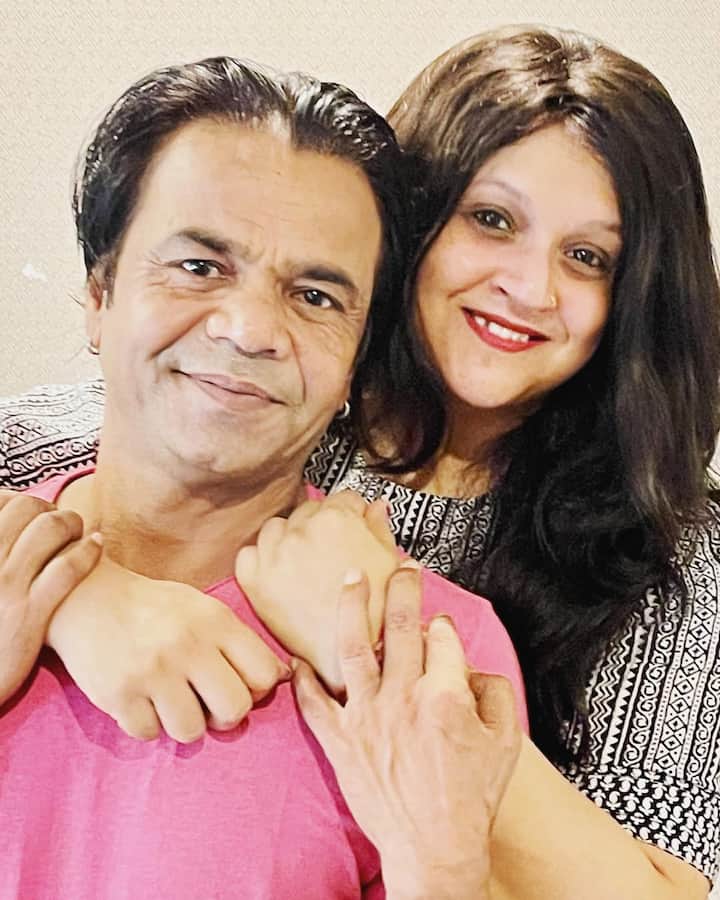 रिपोर्ट के अनुसार राजपाल यादव और राधा की उम्र में नौ साल का फासला है. लेकिन इन फासलाओं से परे राधा अपने पति की बहुत बड़ी सपोर्ट सिस्टम है.