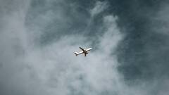 हवा को चीरते विमान की फुल स्पीड कितनी होती है? आंकड़ों से समझें पूरा गणित