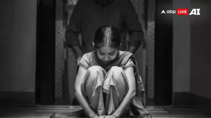 বাবার যৌন লালসারই শিকার হতে হল ১৫ বছরের নাবালিকা মেয়েকে।