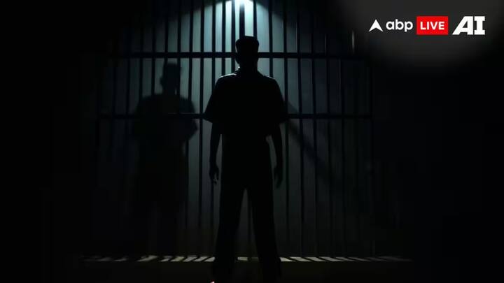 পাশাপাশি নির্যাতিতকে ক্ষতিপূরণ বাবদ ২৮ হাজার টাকা দেওয়ারও নির্দেশ দেওয়া হয় দোষীকে।