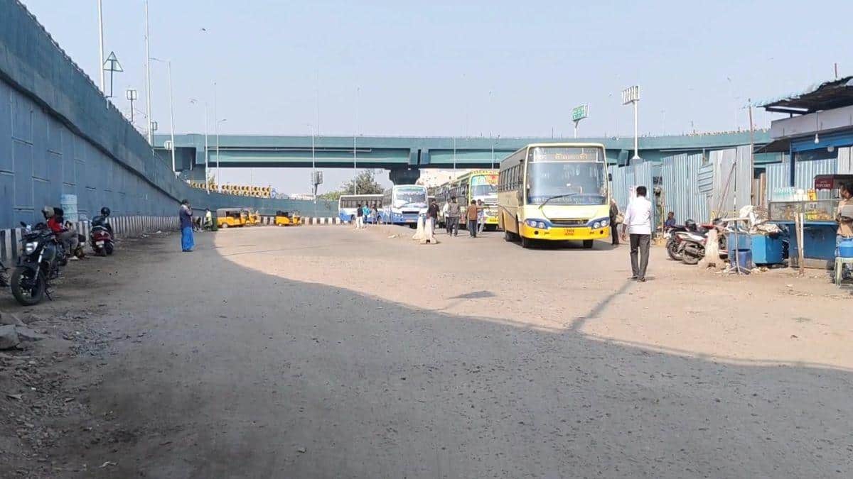 பொதுவேலை நிறுத்தம் எதிரொலி... கேரளா செல்ல முடியாமல் கோவை பேருந்து நிலையத்தில் பயணிகள் தவிப்பு...