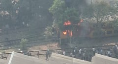 Mumbai Fire News : मोठी बातमी! मुंबईच्या लोअर परळ वर्कशॉपमध्ये भीषण आग; मेल एक्स्प्रेसच्या डबल डेकर कोच आगीच्या भक्ष्यस्थानी