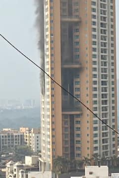 Mumbai Goregaon Fire: मुंबईत पुन्हा अग्नितांडव, गोरेगावमधील 45 मजली इमारतीला आग; मुंबईत पुन्हा अग्नितांडव, रहिवाशांना सुरक्षितस्थळी हलवले!