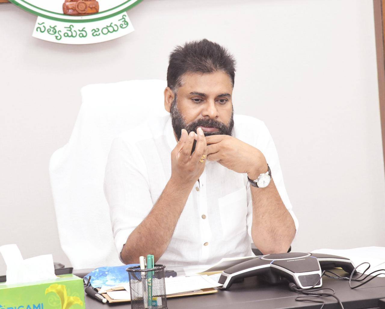Pawan Kalyan News: శ్రీకాళహస్తి గిరిప్రదక్షణ రోడ్డును వర్చువల్‌గా ప్రారంభించిన డిప్యూటీ సీఎం పవన్ కళ్యాణ్