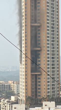 Mumbai Goregaon Fire: मुंबईत पुन्हा अग्नितांडव, गोरेगावमधील 45 मजली इमारतीला आग; मुंबईत पुन्हा अग्नितांडव, रहिवाशांना सुरक्षितस्थळी हलवले!