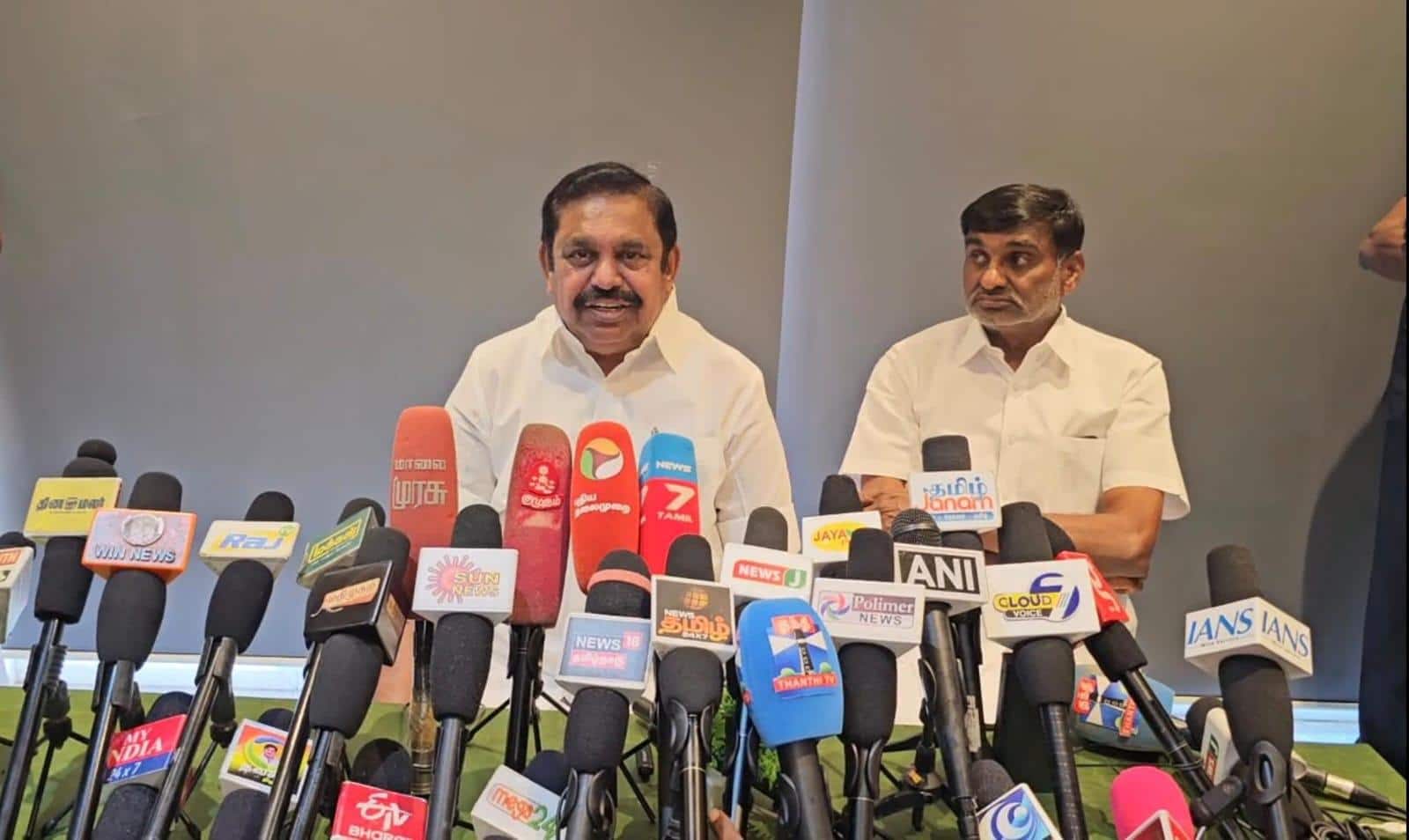 Edappadi Palanisamy: மகளிருக்கு ரூ.5000... முதல்வரின் அறிவிப்புக்கு எடப்பாடி பழனிசாமி கொடுத்த ரியாக்ஷன்?
