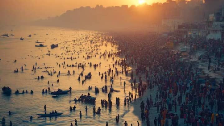 ફૂલોની માળા, શમીના પાન, આંબાના પાન, કેળાના પાન, પીળો કાપડ, પવિત્ર દોરો, ગુલાબજળ, અત્તર, ડ્રાય ફ્રુટ,  મીઠાઈઓ, ખીર, કેળા, ગંગા જળ, ગાયનું દૂધ, અક્ષત, અત્તર, પિત્તળની થાળી અને વાટકી, હવન સામગ્રી