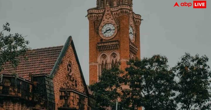 पांच फरवरी को सौंदला में एक विशेष ग्रामसभा आयोजित की गई. बैठक की अध्यक्षता ग्राम प्रधान शरद बाबूराव अरगड़े ने की. इस बैठक में गांव के सभी लोग उपस्थित हुए और सर्वसम्मति से यह निर्णय लिया गया कि अब गांव में किसी भी सरकारी या सामाजिक कार्यक्रम में जाति का उल्लेख नहीं किया जाएगा. ग्रामीणों का मानना है कि जाति समाज को बांटती है और विकास के लिए सभी को एकजुट होना जरूरी है. इसलिए उन्होंने फैसला किया कि गांव की पहचान अब जाति से नहीं बल्कि इंसानियत और नागरिकता से होगी.