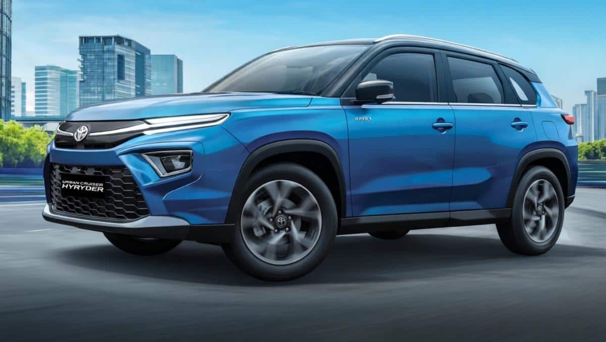 Toyota Hyryder Price Mileage: ఫుల్ ట్యాంక్ తో 1,200 కి.మీ వెళ్లొచ్చు, టయోటా హైరైడర్ ధర ఎంత ? ఎవరికి బెస్ట్