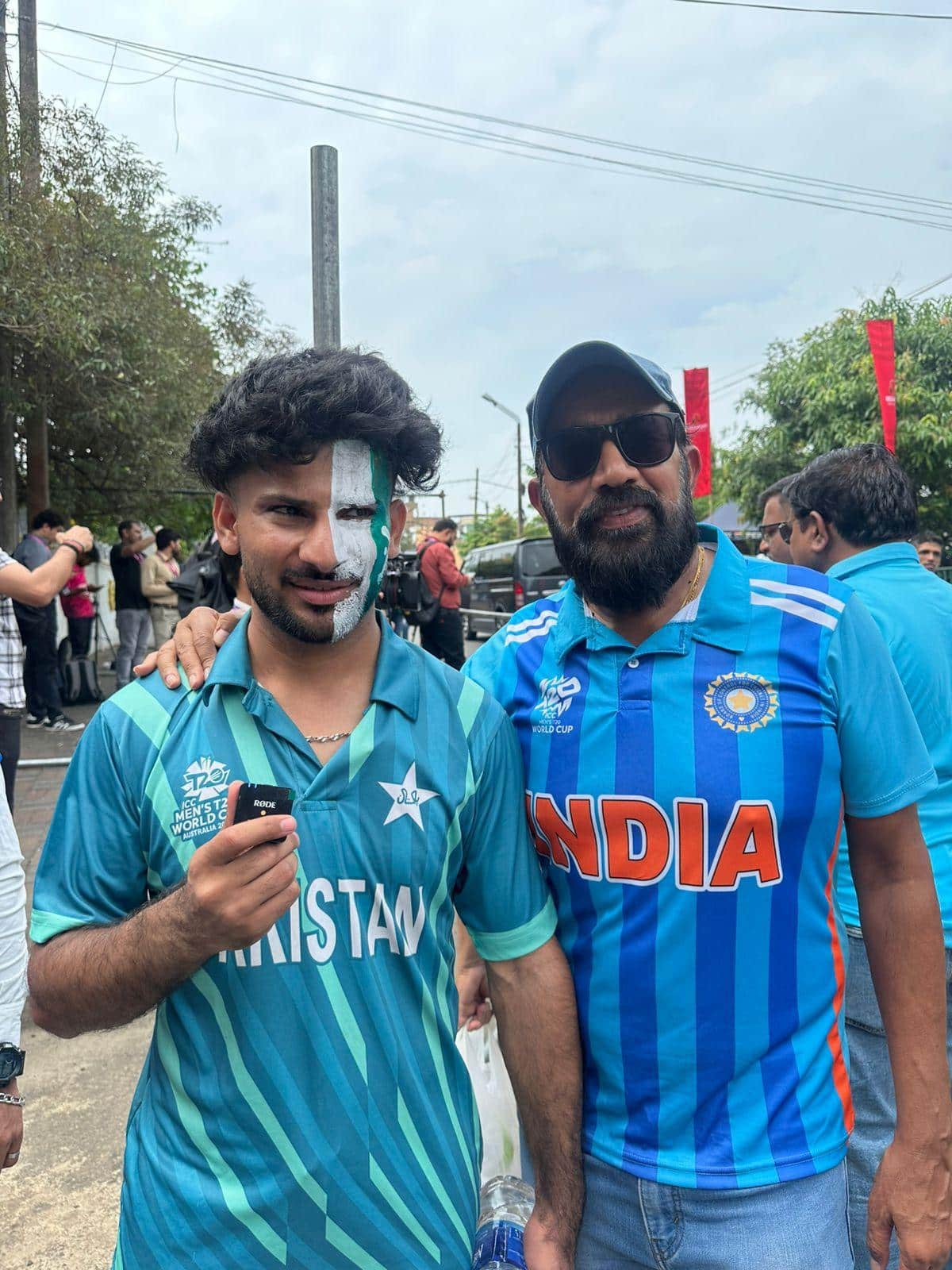 Ind vs Pak T20 World Cup 2026: టాస్ నెగ్గిన పాక్ కెప్టెన్, భారత్‌దే ఫస్ట్ బ్యాటింగ్.. ప్లేయింగ్ 11 జట్లు ఇవే