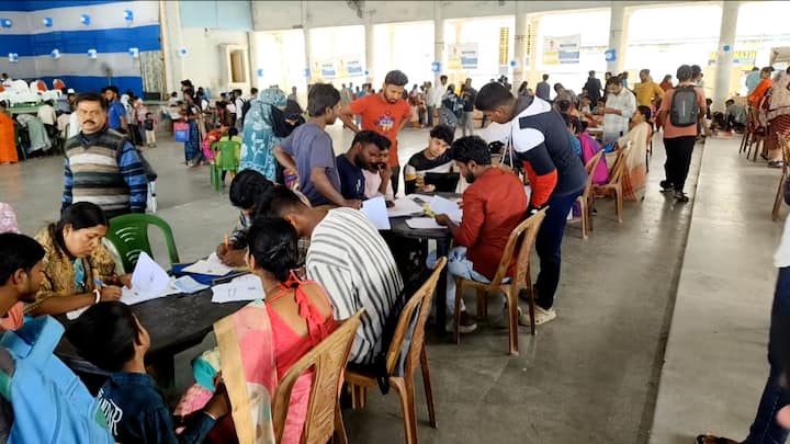 বয়সসীমা: আবেদনকারীর বয়স অবশ্যই ২১ থেকে ৪০ বছরের মধ্যে হতে হবে। শিক্ষাগত যোগ্যতা: ন্যূনতম মাধ্যমিক বা তার সমতুল্য পরীক্ষায় পাস হতে হবে।