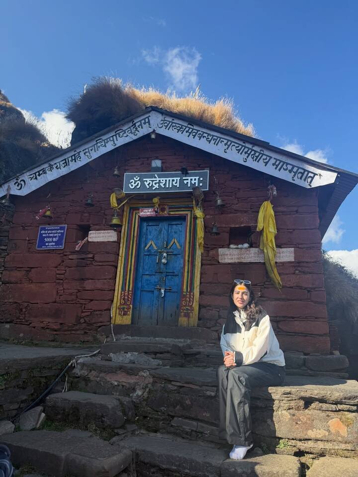 महादेव के लिए सारा का ये अंदाज देख फैंस उनकी तारीफ करते नहीं थक रहे हैं. यूजर्स उनकी इन तस्वीरों पर भर-भर कर कमेंट्स कर रहे हैं.