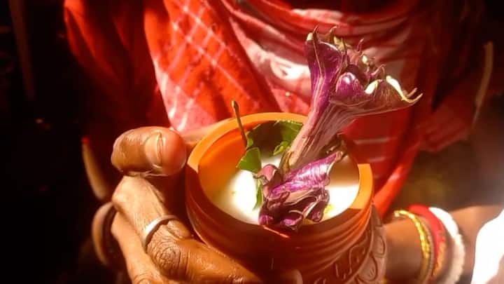 রাতের পুজা পাঠ শেষ হলেই আবার ও ভক্তরা গর্ভ গৃহে প্রবেশ করতে পারবেন। সোমবার ভোর সাড়ে ৫টায় মঙ্গলারতি হবে । তারপর আবার ও ভক্তরা সোমবার  দুপুর অবধি গর্ভগৃহে প্রবেশ করে শ্রদ্ধা অর্পন করতে পারবেন।