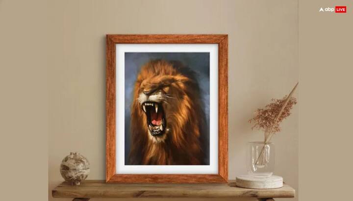 समरांगणसूत्रधार, प्रासाद मण्डन और वृहत्संहिता जैसे वास्तु ग्रंथों में बताया है कि घर में रखी गई वस्तुएं और तस्वीरों का शुभ-अशुभ असर वहां पर रहने वाले लोगों पर पड़ता है.