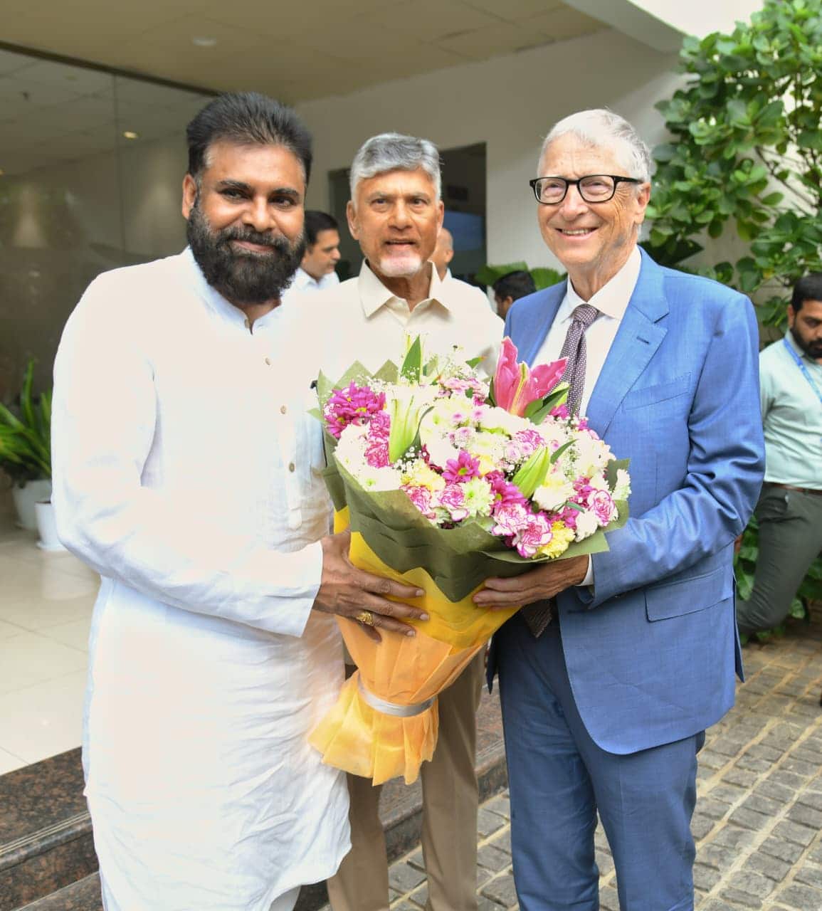 Bill Gates Amaravati Visit: ఏపీ సచివాలయంలో బిల్ గేట్స్, సీఎం చంద్రబాబుతో కీలక భేటీ