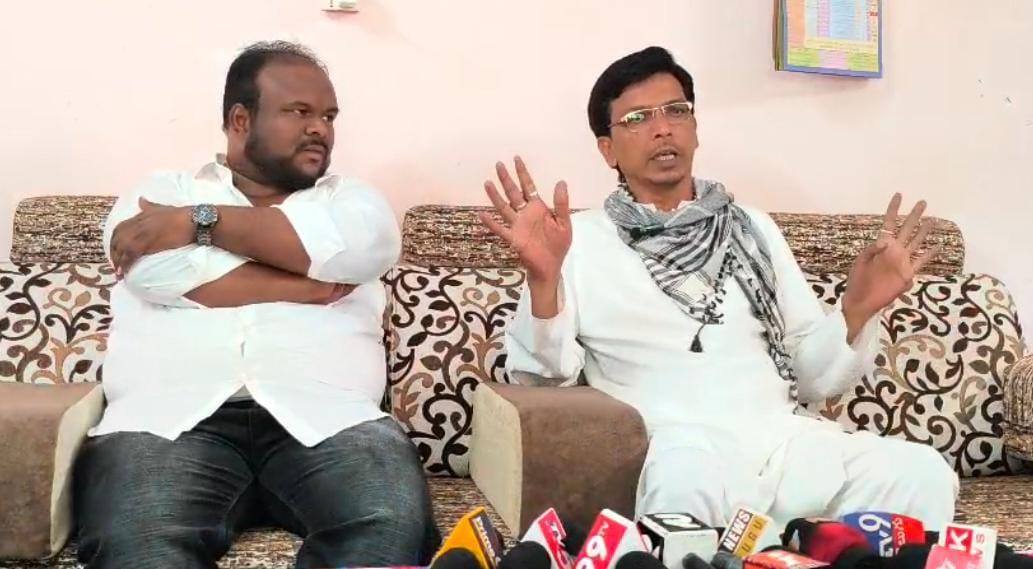 Adilabad Municipal Chairman: ఆదిలాబాద్ ఎన్నికల్లో బిగ్ ట్విస్ట్.. మున్సిపల్ చైర్మన్ గా ఇండిపెండెంట్ అభ్యర్థి!