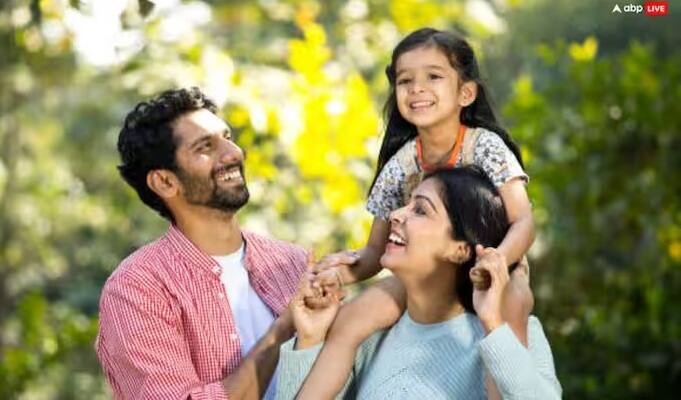 ઘરમાં ગાય (કામધેનુ), સાત દોડતા ઘોડા, હાથી, કાચબો, હંસ અને મોરના ચિત્રો મૂકવા શ્રેષ્ઠ માનવામાં આવે છે. દીર્ધાયુ, સ્થિરતા, જ્ઞાન, શક્તિ, સંપત્તિ અને સમૃદ્ધિ માટે આ પ્રાણીઓના ચિત્રો મૂકવા શુભ માનવામાં આવે છે.