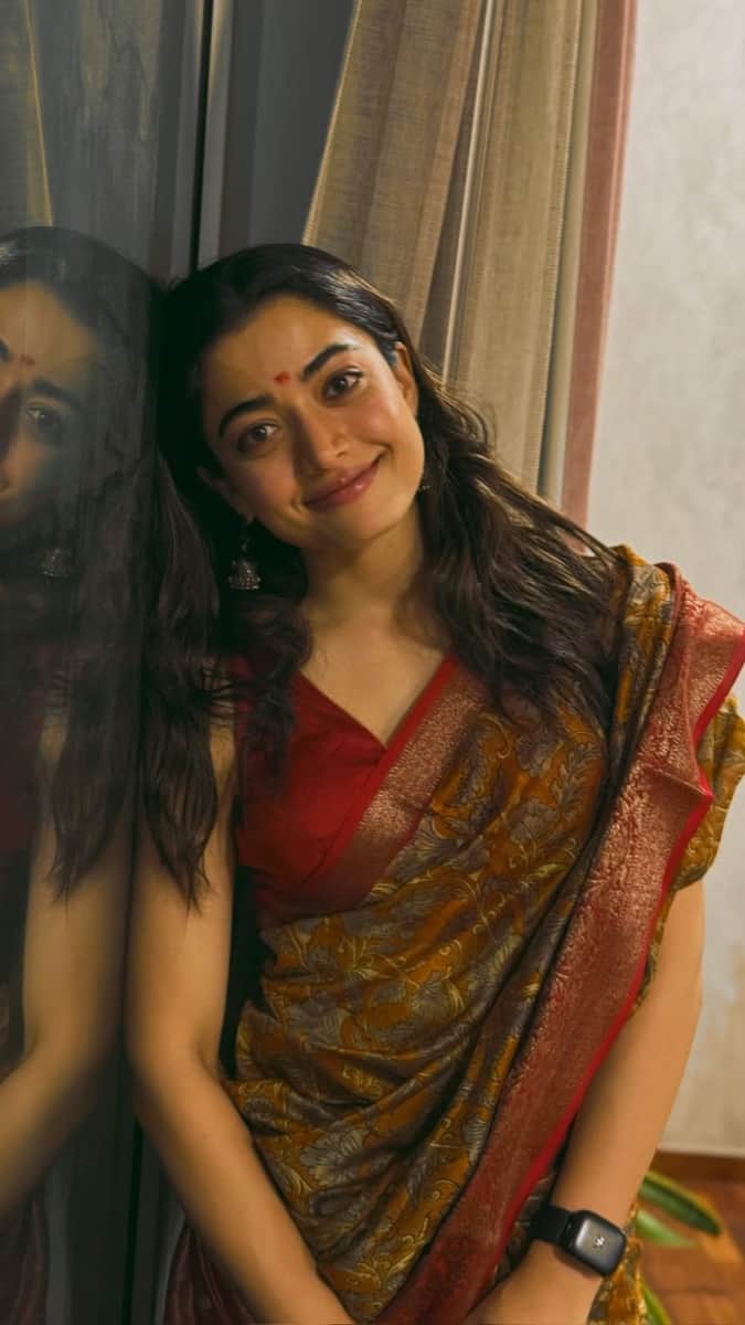 कॉलेज की पढ़ाई के लिए एम एस रमैया कॉलेज में एडमिशन करवाया जहां से उन्होंने मास्टर ऑफ साइकोलॉजी में डिग्री हासिल की.