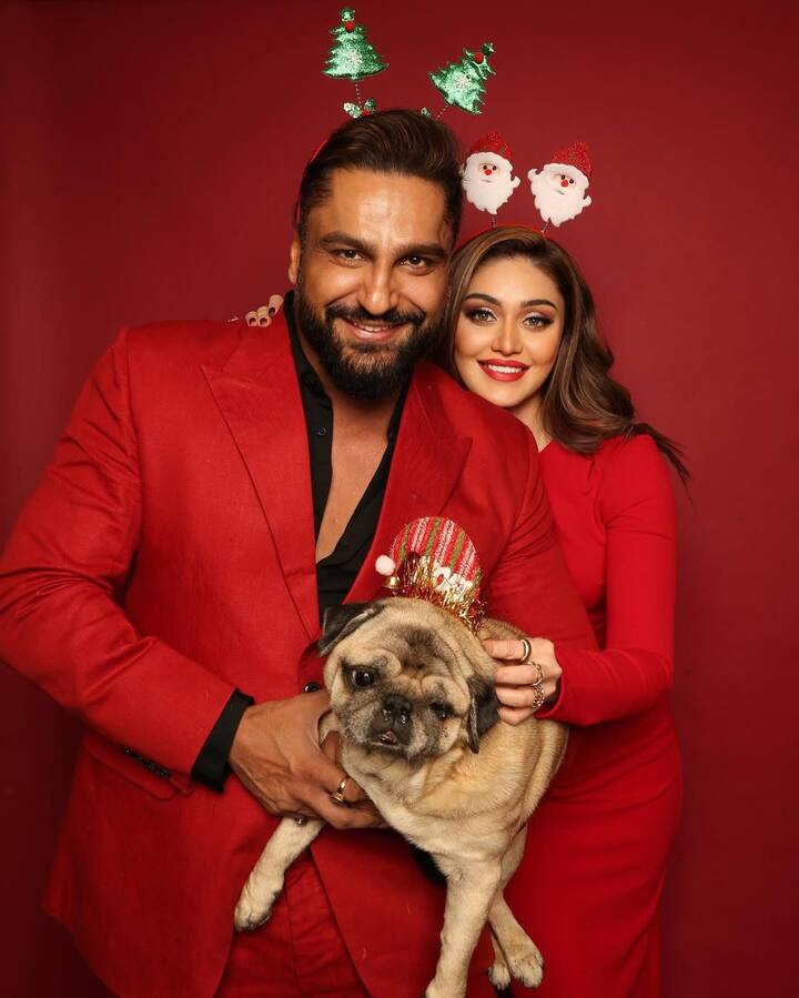 शेफाली के जाने के बाद सबसे ज्यादा अगर कोई टूटा तो वो थे उनके पति पराग त्यागी. दोनों की जोड़ी टीवी इंडस्ट्री की सबसे प्यारी जोड़ियों में गिनी जाती थी. आज भी पराग अपनी पत्नी की यादों के सहारे जिंदगी जी रहे हैं. उन्होंने कहीं ना कहीं शेफाली को अपनी जिंदगी से जाने ही नहीं दिया है.