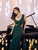 Sophie choudry : સૌફી ચૌધરીએ ગ્રીન સાડીમાં આપ્યા કાતિલ પોઝ, જુઓ તસવીરો