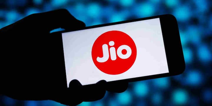 देश की प्रमुख टेलीकॉम कंपनियां Reliance Jio, Bharti Airtel और Vodafone Idea ने इस प्रस्ताव पर सवाल उठाए हैं. उनका कहना है कि केवल एआई के अनुमान के आधार पर नंबर बंद करना जोखिम भरा हो सकता है.