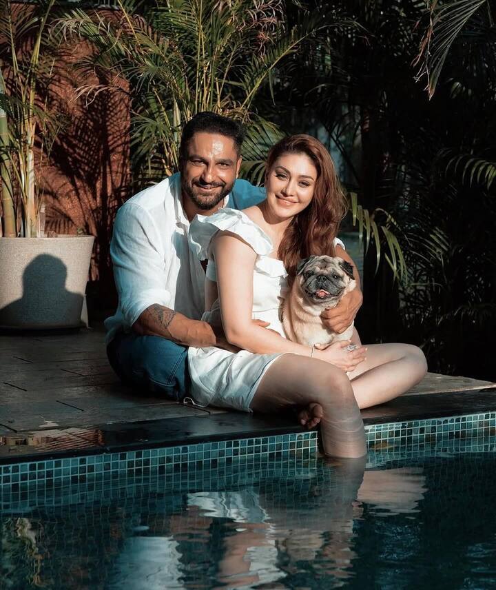 पारस ने आगे कहा कि जिंदगी में साथ निभाने के लिए कोई तो चाहिए. आगे चलकर बुढ़ापा आएगा फिजिकली भी किसी का साथ होना जरूरी होता है. कोई तो होना चाहिए खाना खिलाने वाला, पैर दबाने वाला.