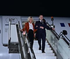 Emmanuel Macron India Visit: भारत आणि फ्रान्स मैत्रीचा नवा अध्याय; इमॅन्युएल मॅक्रॉन यांचे मुंबईत सपत्नीक आगमन; राज्यपाल, मुख्यमंत्री आणि उपमुख्यमंत्र्यांकडून स्वागत, PHOTO