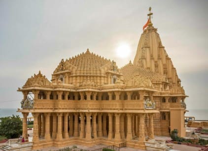 3,12,21,30 या जन्मतारखेच्या लोकांचा मूलांक 3 आहे आणि यांचा स्वामी ग्रह गुरु आहे. अंकशास्त्रानुसार, या जन्मतारखेच्या लोकांनी सोमनाथ मंदिराचे दर्शन घेणं विशेष लाभदायक ठरेल.