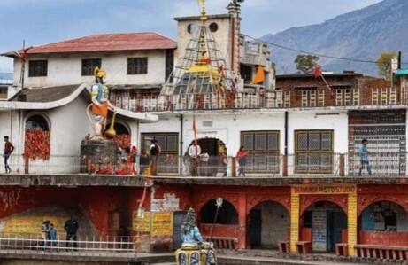 अंकशास्त्रानुसार, कोणत्याही महिन्याच्या 1,10,19, 28 या जन्मतारखेचा लोकांचा मूलांक 1 असतो. या जन्मतारखेच्या लोकांचा स्वामी ग्रह सूर्य आहे. अंक शास्त्रानुसार, या जन्मतारखेचे लोक जितके रागीट तितकेच दयाळू असतात. त्यामुळे हिमाचल प्रदेशातील चामुंडा देवीचे मंदिर तुमच्यासाठी शुभ आहे.